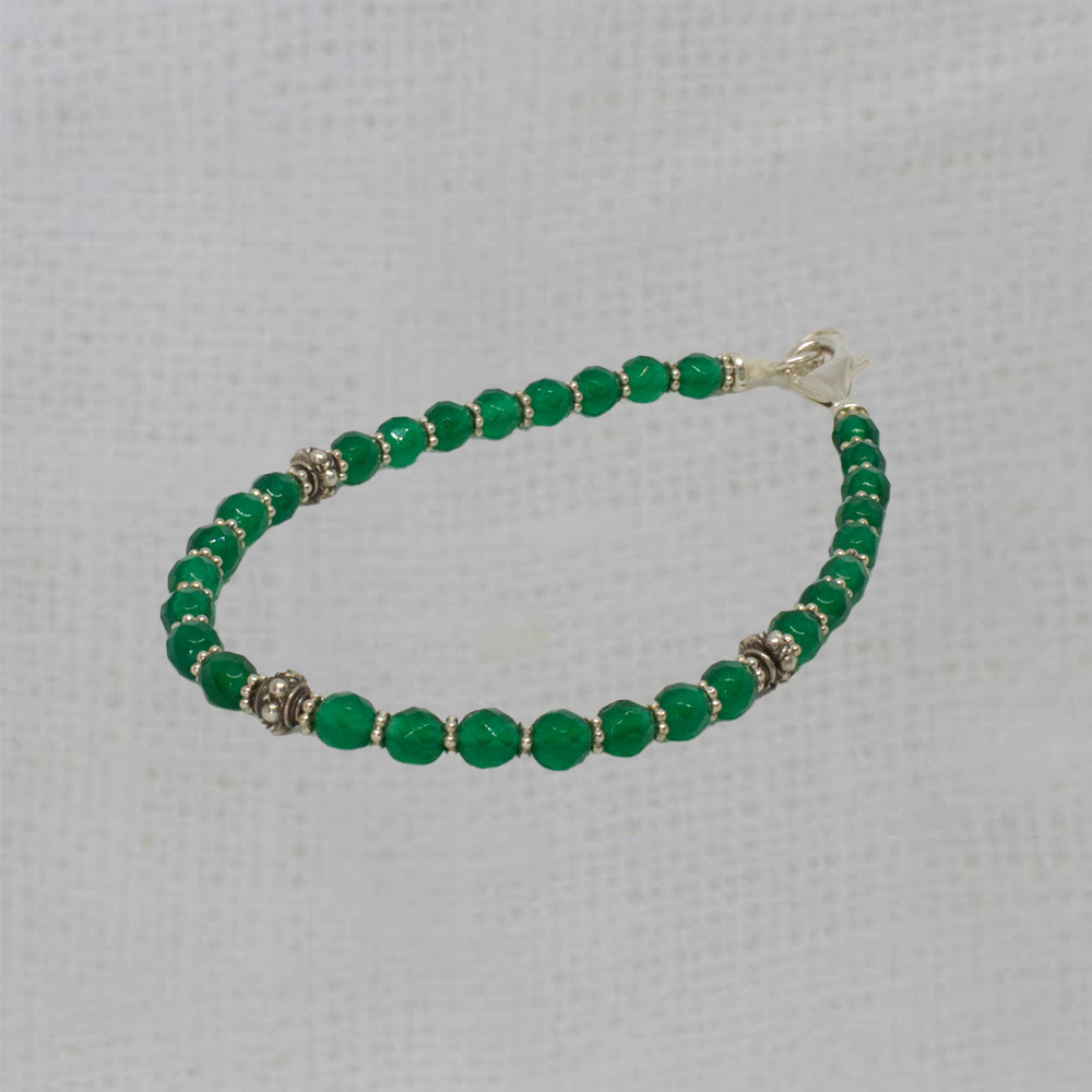 Faceted green onyx gemstone beaded stacking bracelet in sterling silver - Beyond Biasa